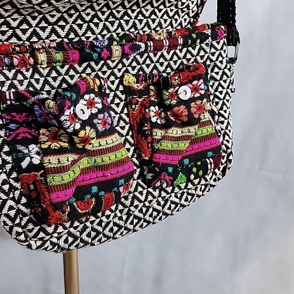 Decouvertes Crossbody Bag with miniature Coin Embellishment